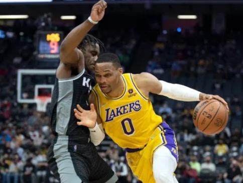 体育赛事-湖人输球詹姆斯心态不乱 已经习惯逆境下背负压力